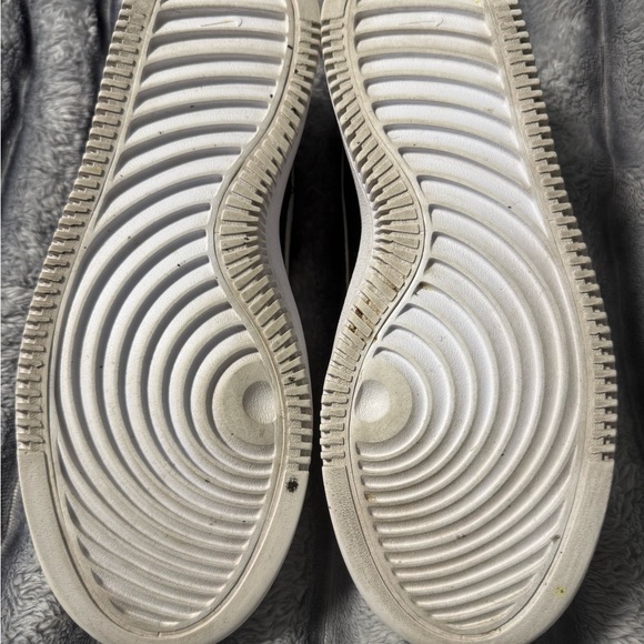 Nike Dunks Dual-Tone Black and White Women’s Sneakers - Picture 6 of 7